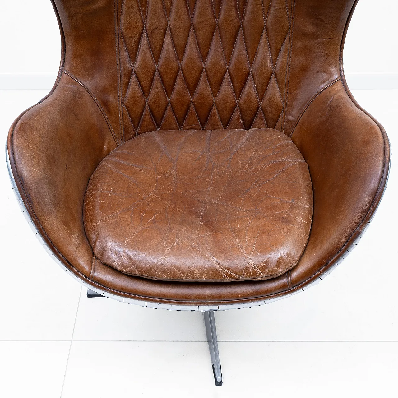 Mid-century Aviator Tomcat Egg chair, leather and metal, 1970s 9