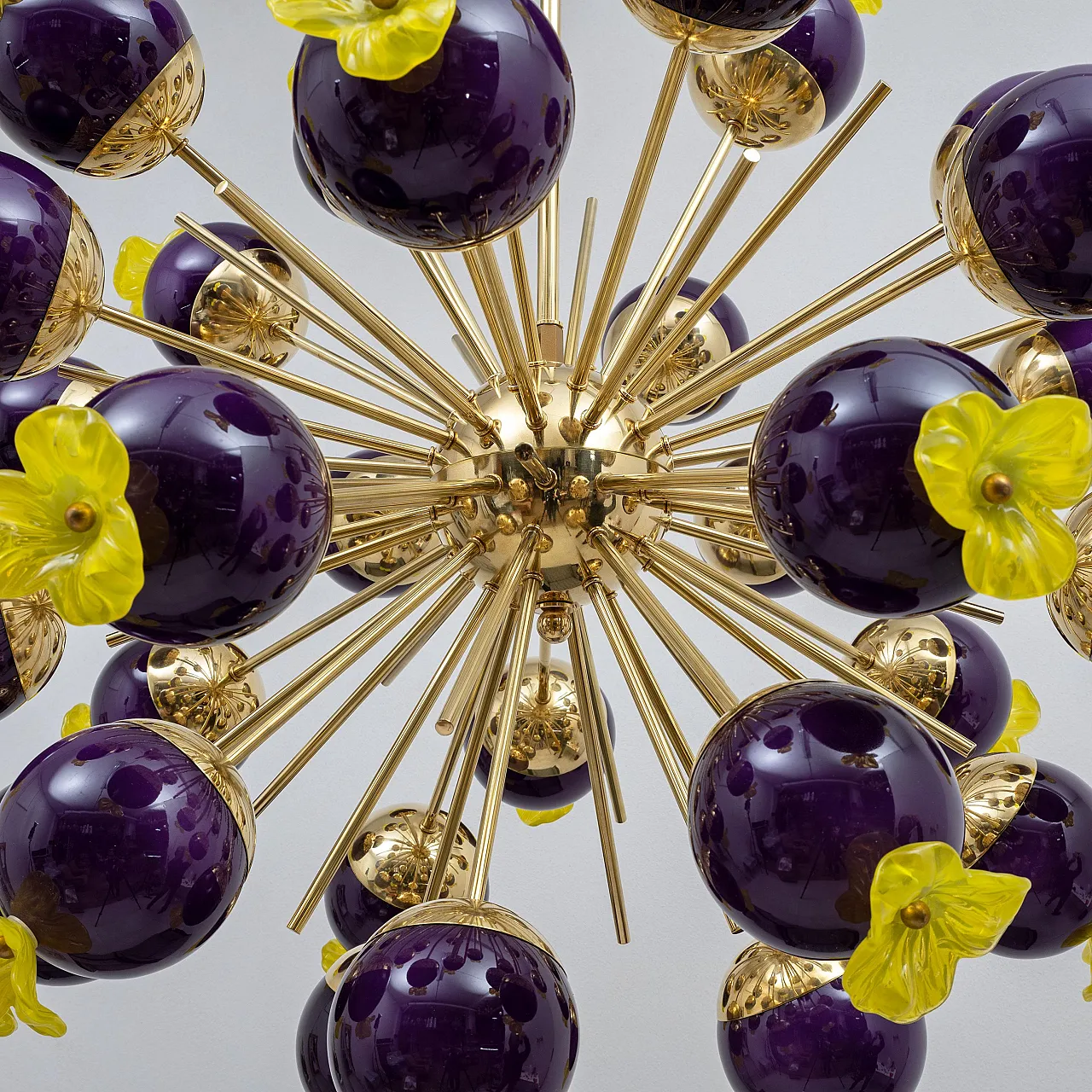 Murano glass and brass Sputnik chandelier, 20th century 10
