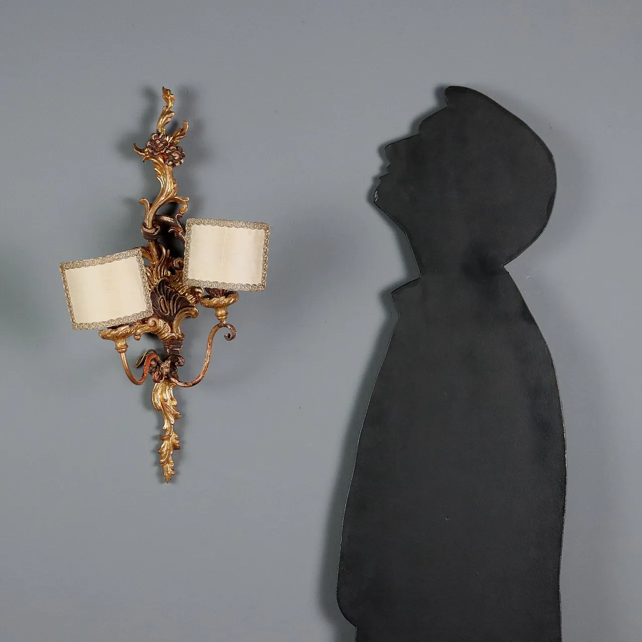 Pair of gilded wood appliques, early 20th century 2