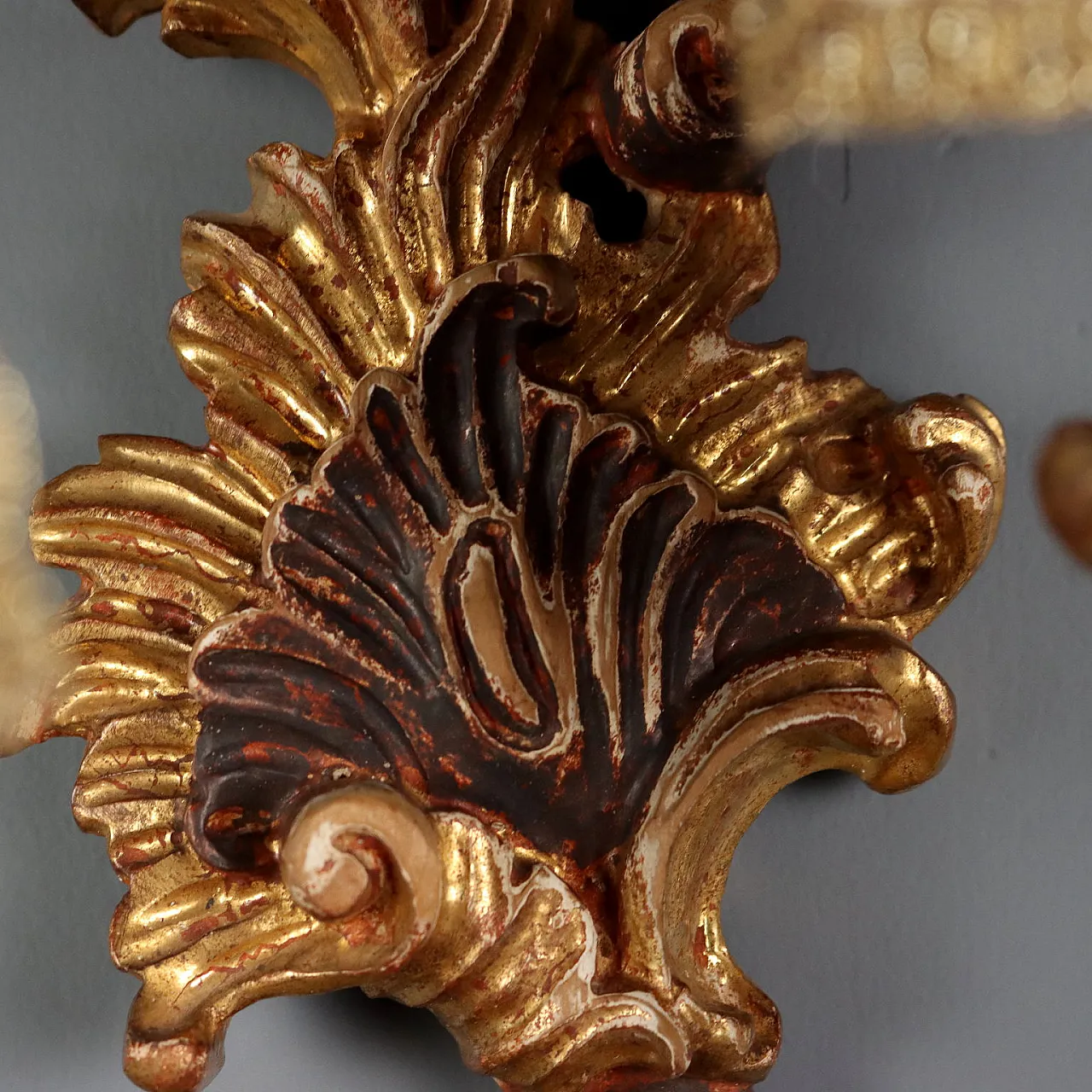 Pair of gilded wood appliques, early 20th century 4