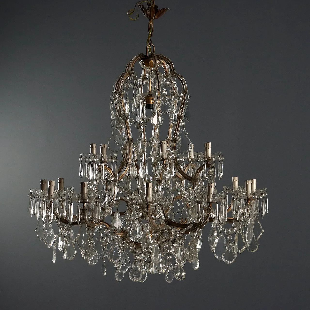 Maria Teresa chandelier with eighteen lights, 19th century 1