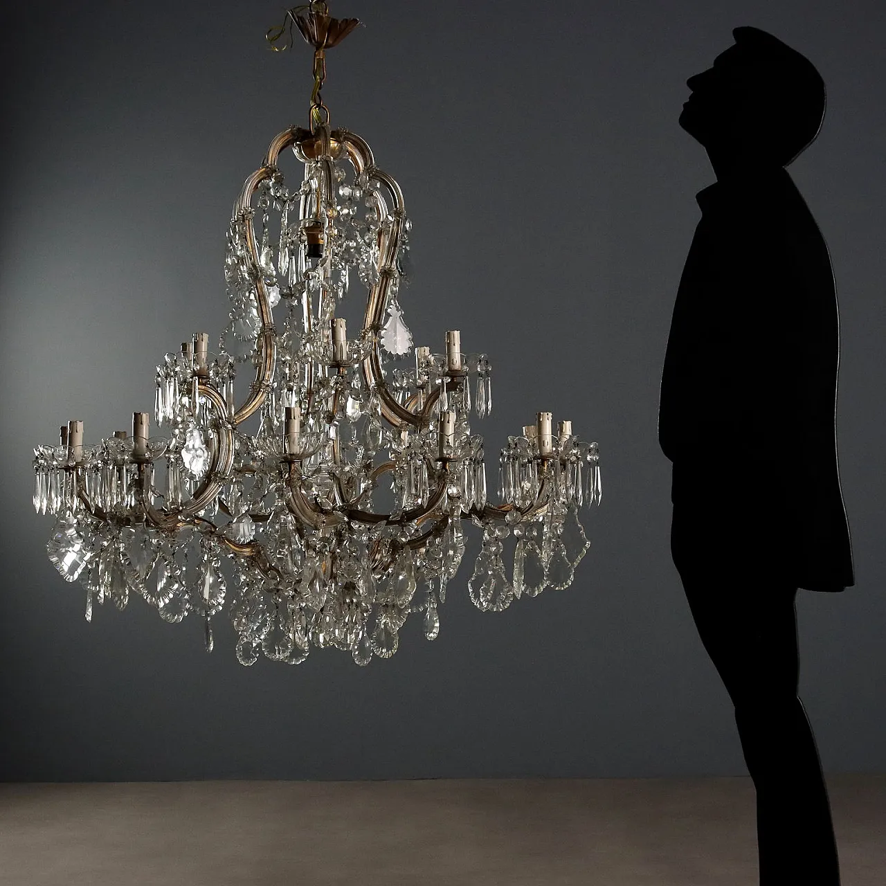 Maria Teresa chandelier with eighteen lights, 19th century 2