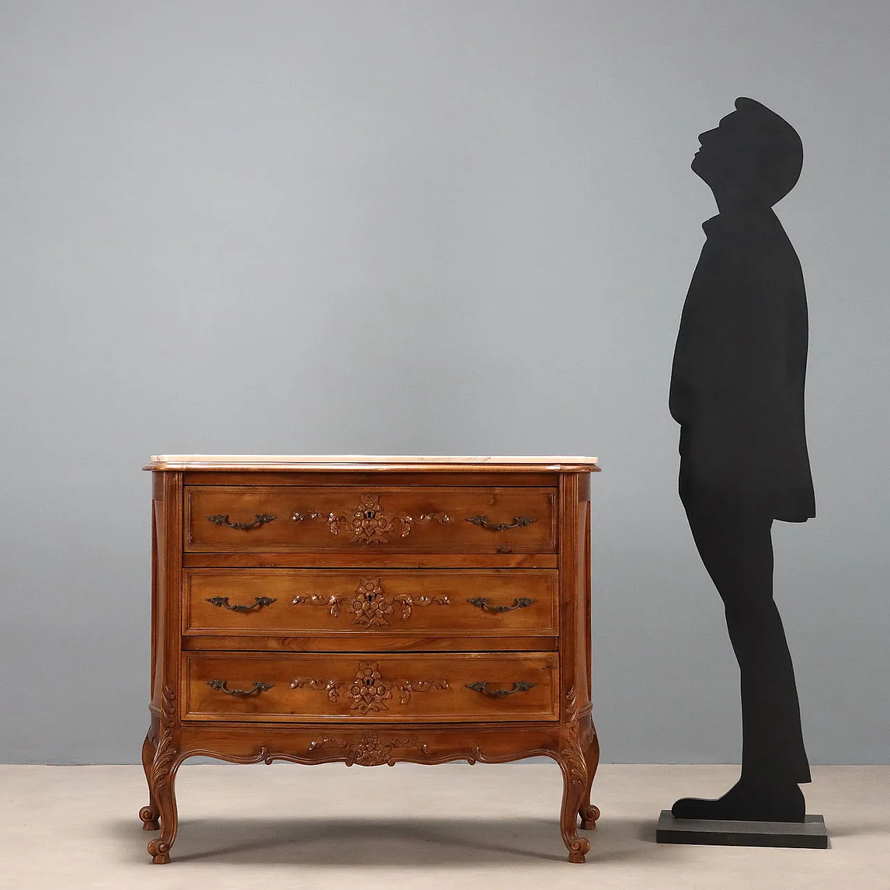 Baroque style walnut chest of drawers, 20th century 3