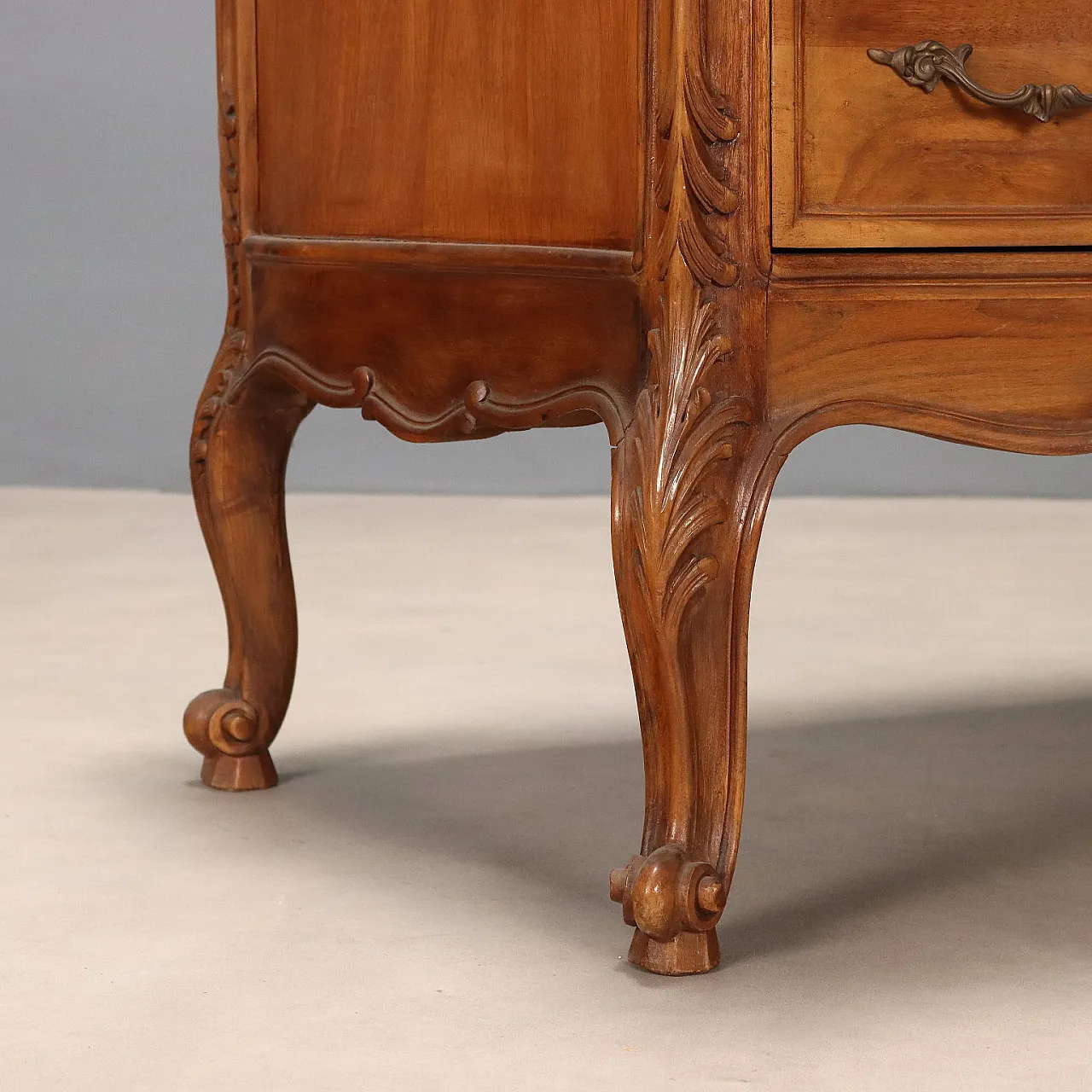Baroque style walnut chest of drawers, 20th century 8
