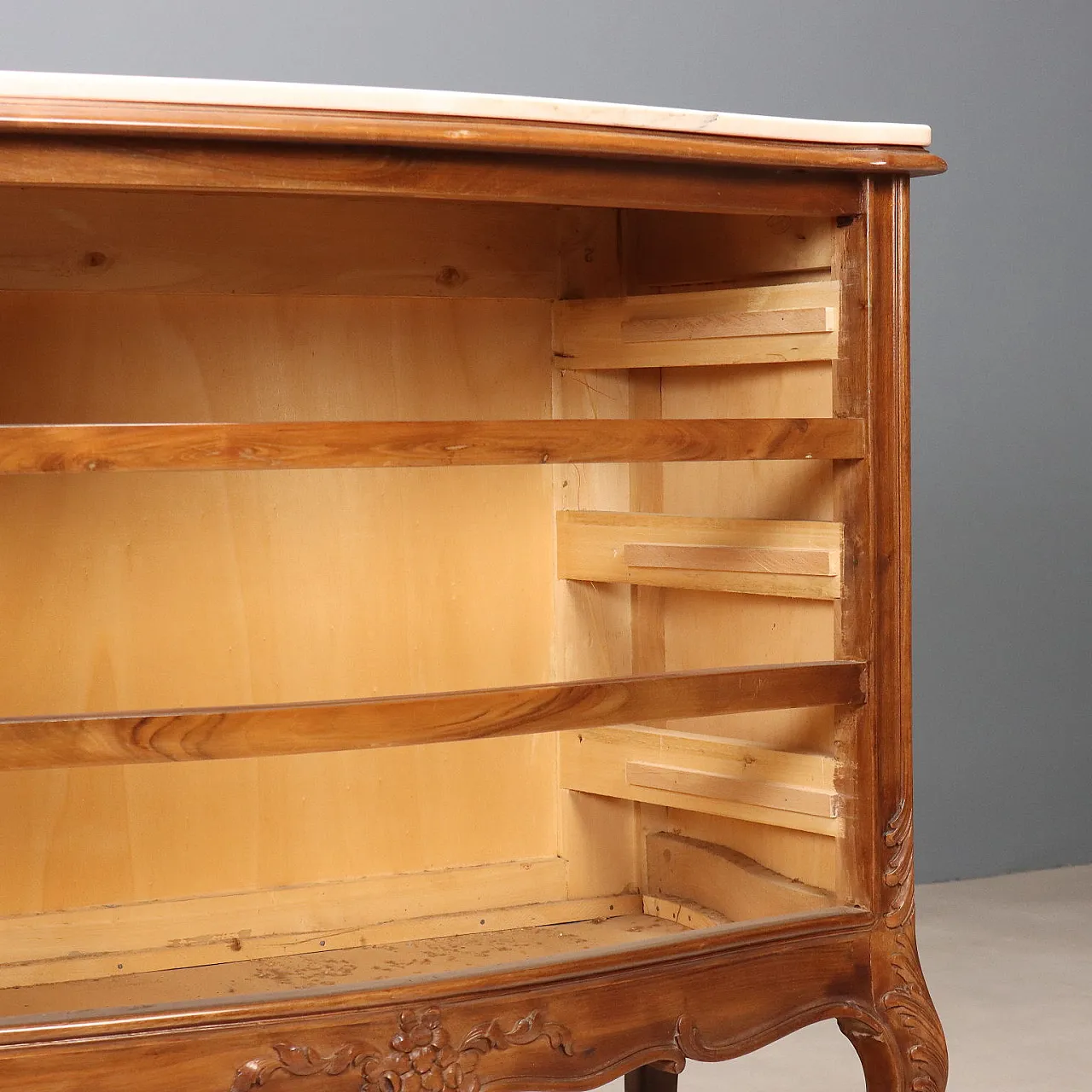 Baroque style walnut chest of drawers, 20th century 10