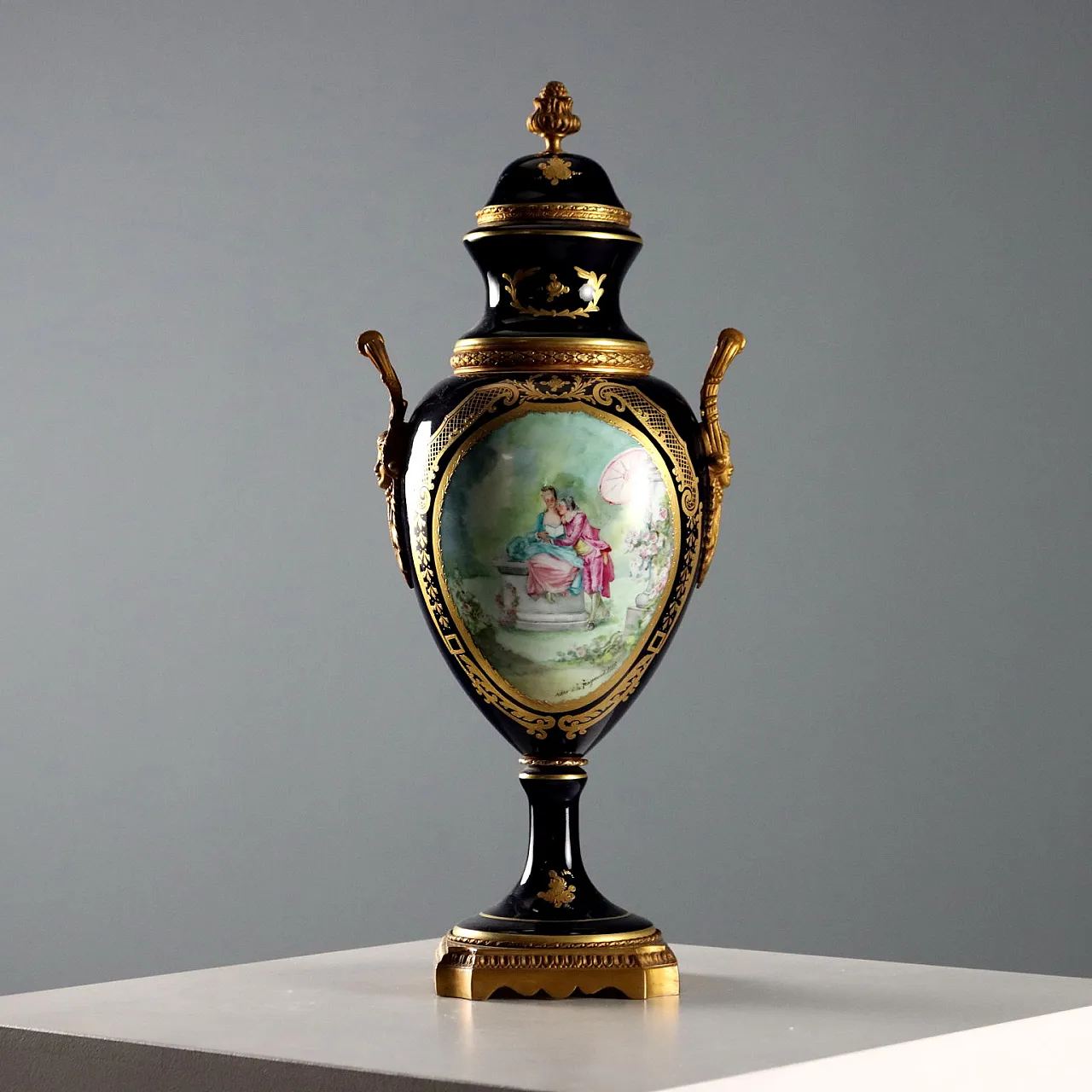 Vaso in porcellana di Sèvres, '900 1