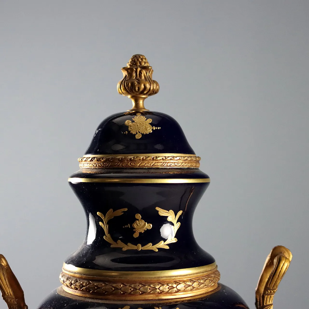 Vaso in porcellana di Sèvres, '900 3