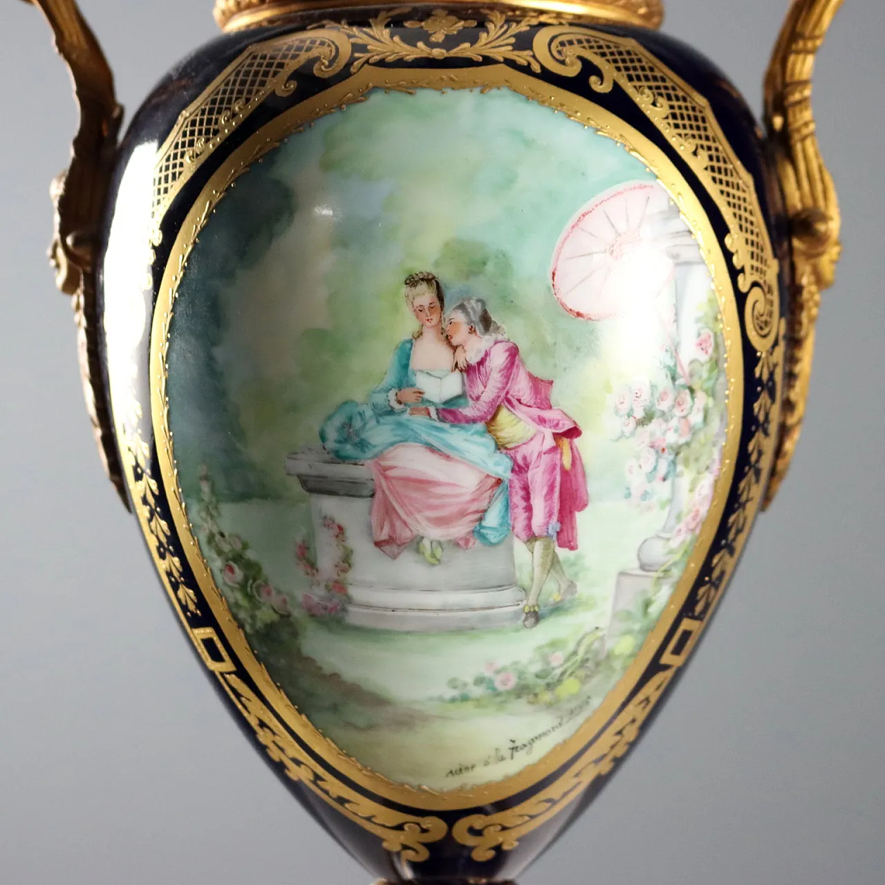 Vaso in porcellana di Sèvres, '900 5