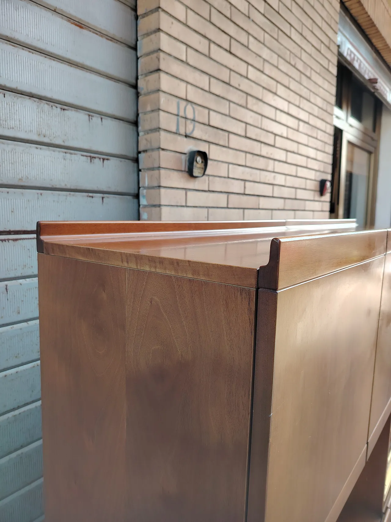 Credenza modello Fiorenza di Tito Agnoli per Molteni, anni '90 1