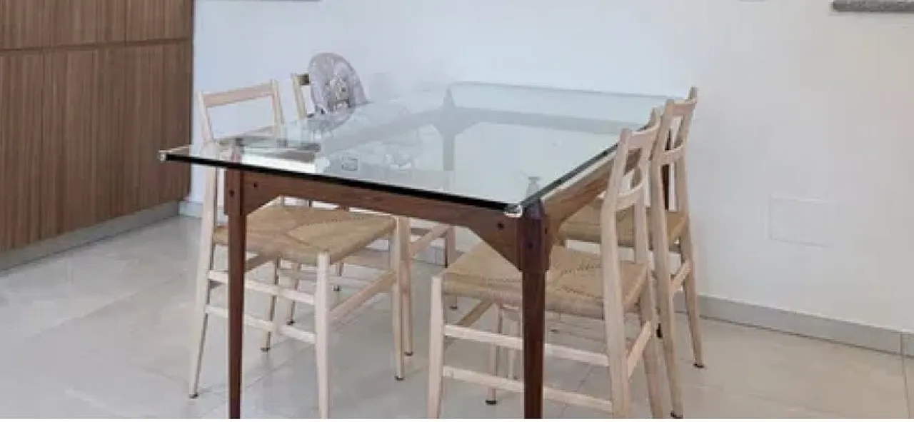 Cassina designer table and 4 chairs, 2000s 1