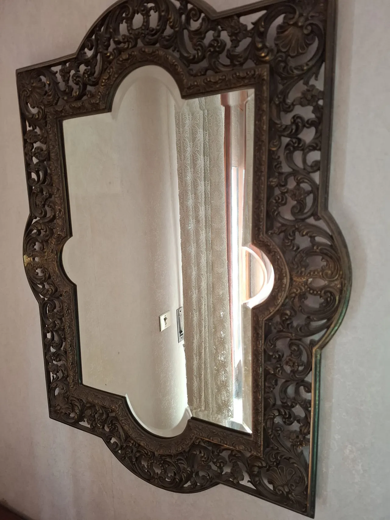 Specchio da parete decorato con struttura in metallo, anni '70 5