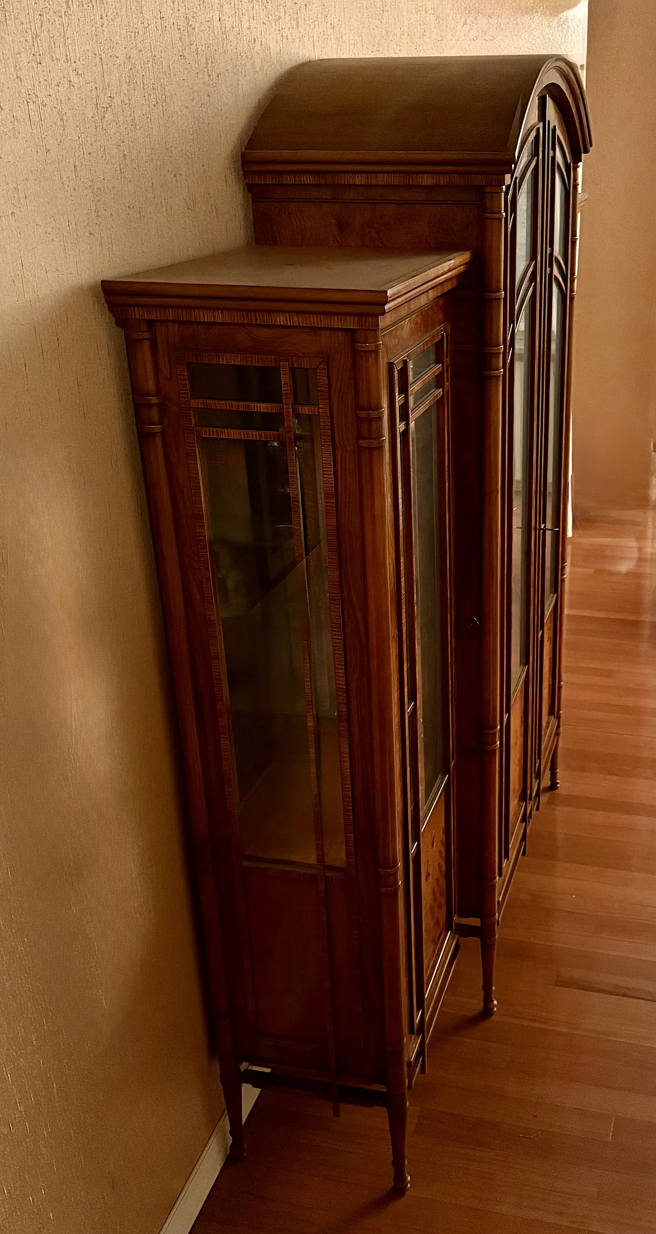 Carpanelli Design glass cabinet in briar wood, 1980s 2
