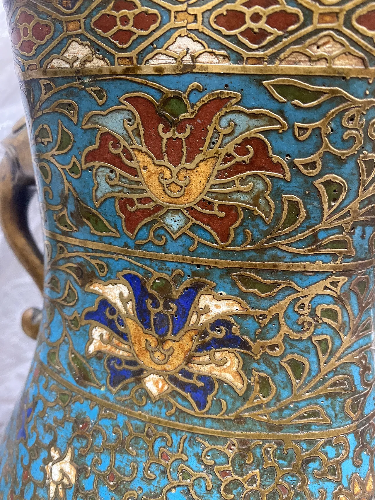 Cloisonné enamel vase with elephant handles 3