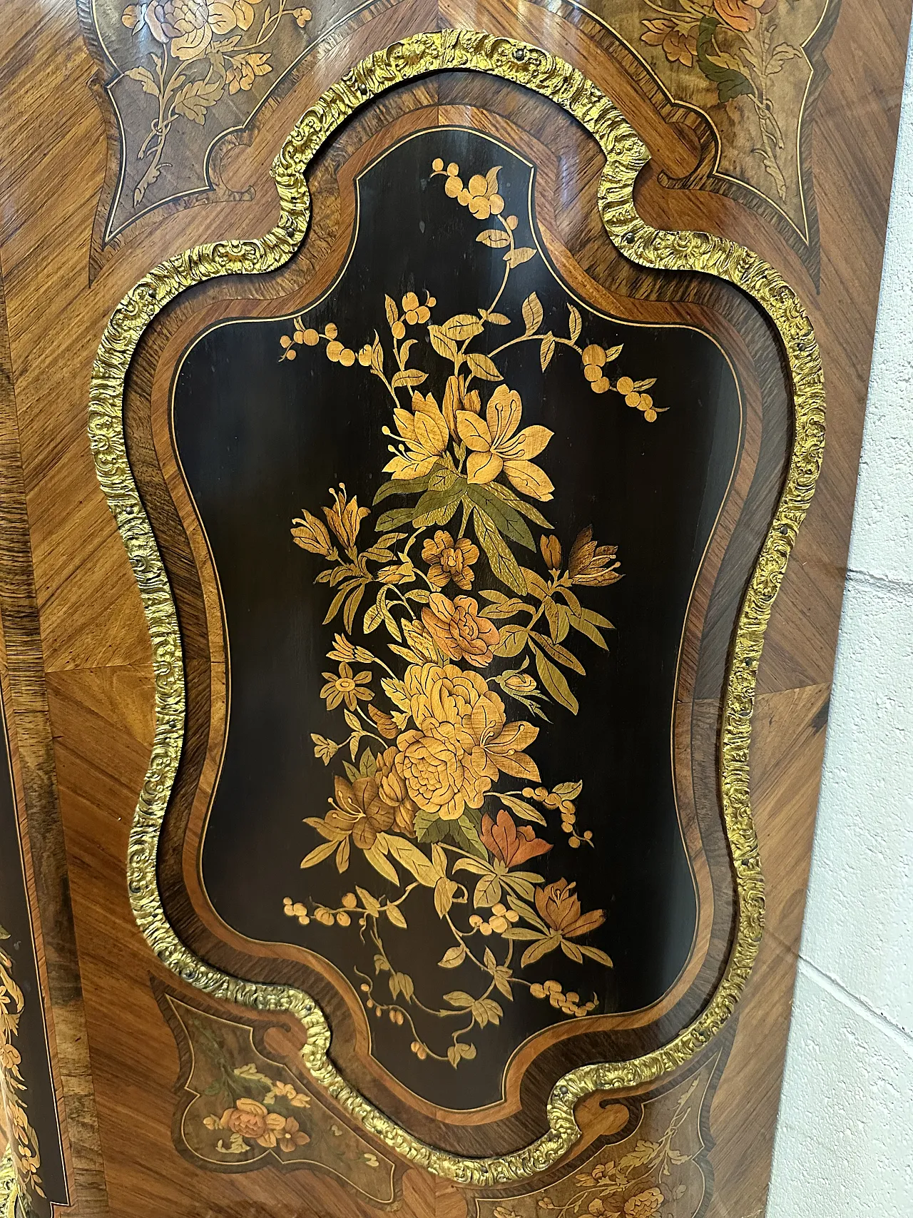 Napoleon III moved servant with gilded bronzes, Paris, mid-19th century 21