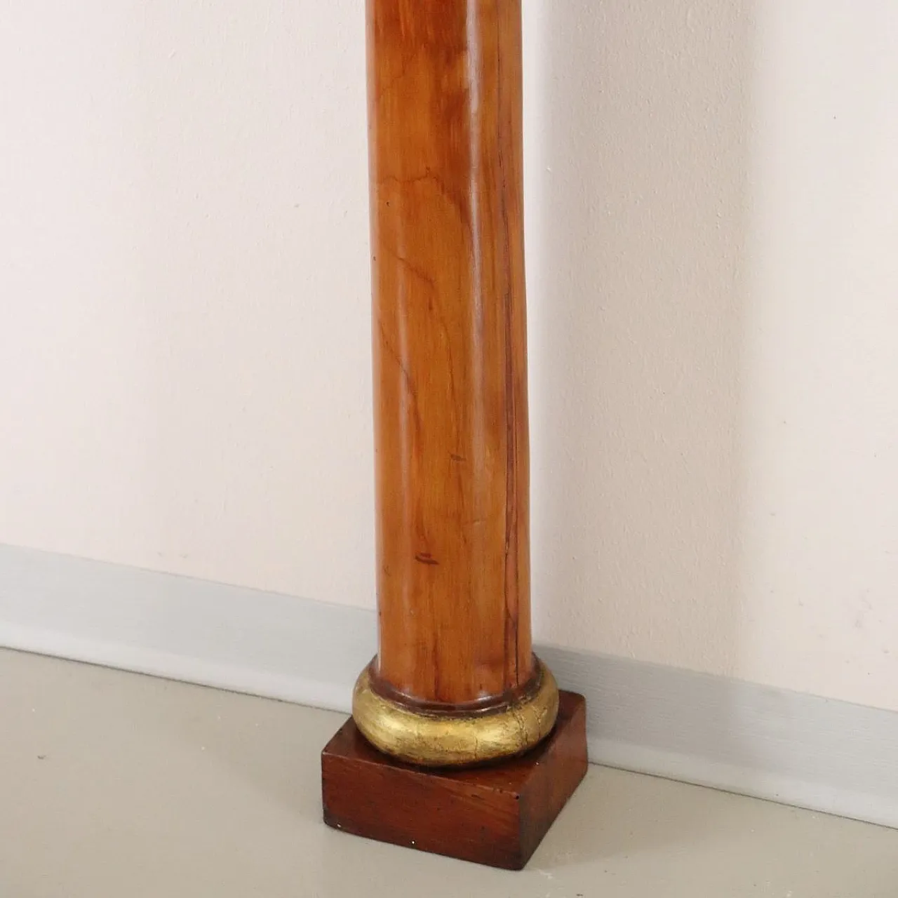 Small antique console in cherry wood and marble top, early 19th century 3