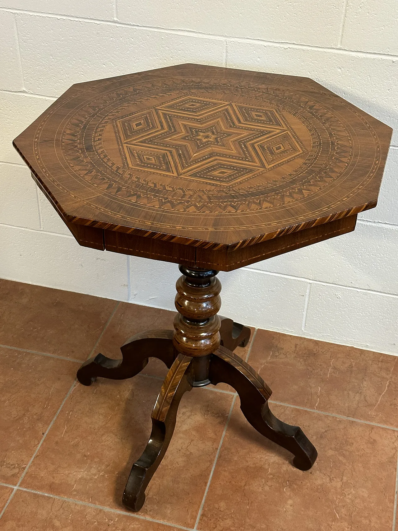 Octagonal inlaid Rolo coffee table with drawer, Emilia, mid-19th century 1