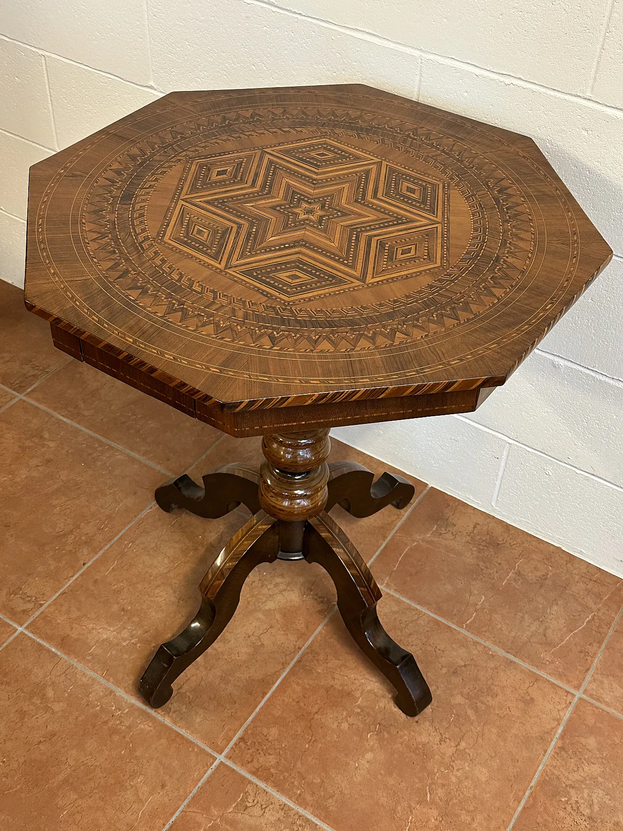 Octagonal inlaid Rolo coffee table with drawer, Emilia, mid-19th century 2