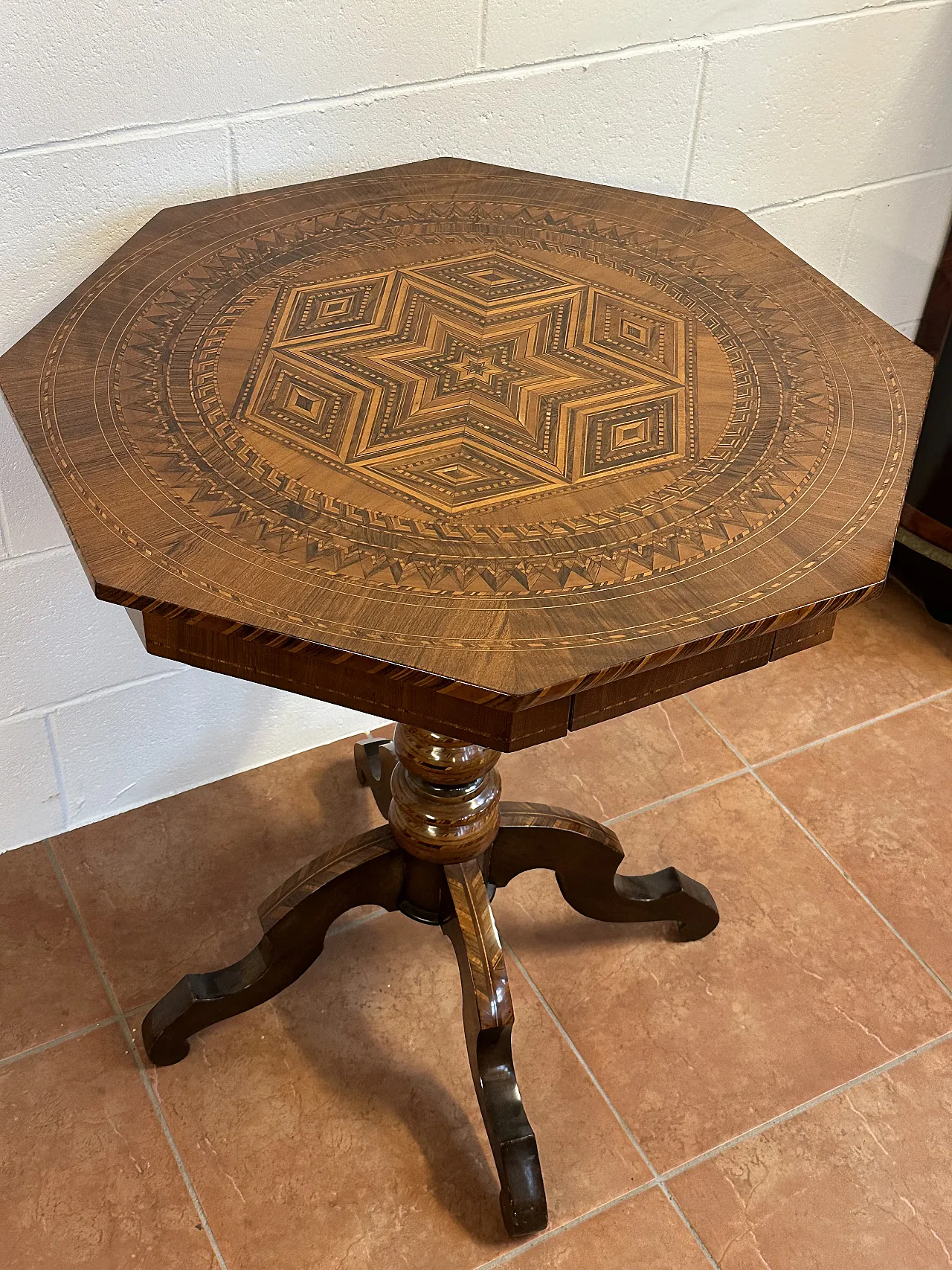 Octagonal inlaid Rolo coffee table with drawer, Emilia, mid-19th century 3