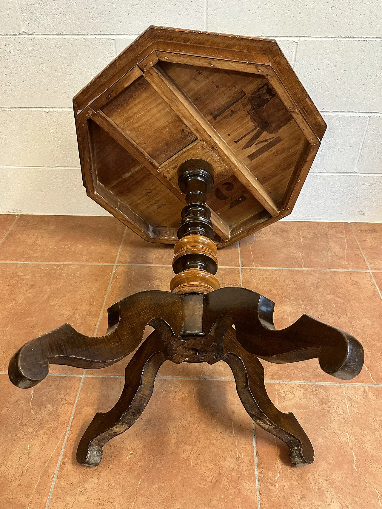 Octagonal inlaid Rolo coffee table with drawer, Emilia, mid-19th century 6