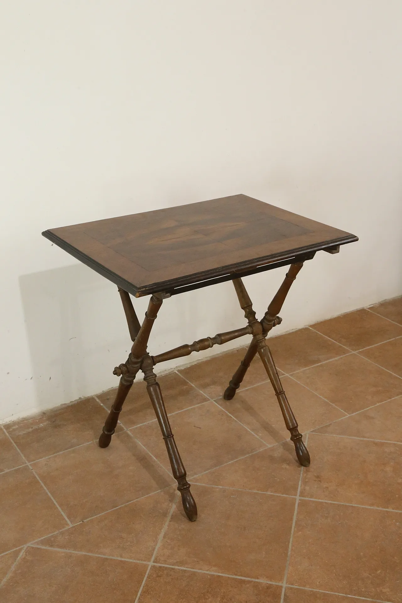 Tavolino richiudibile umbertino con gambe rocchetto, '800 5