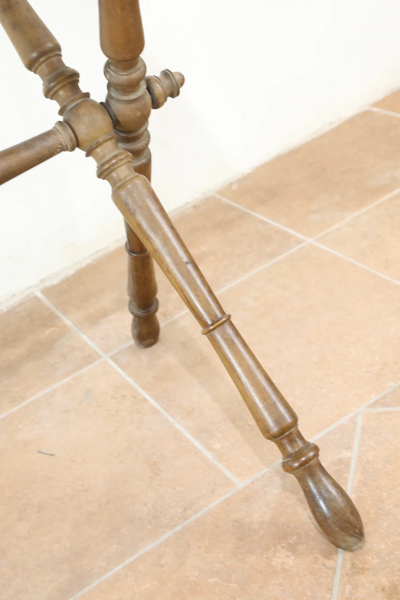 Tavolino richiudibile umbertino con gambe rocchetto, '800 8