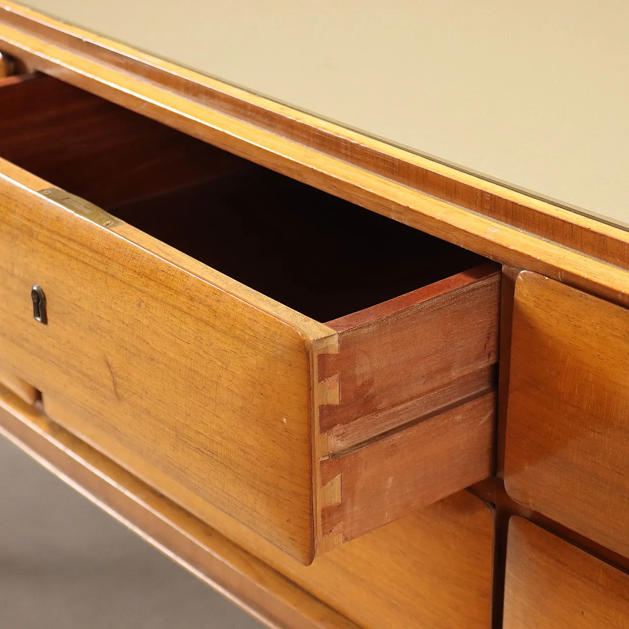 Comò in legno, anni '60 4