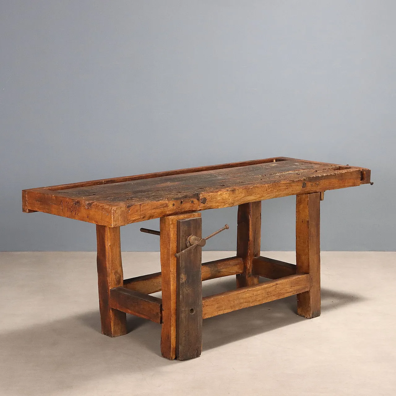 Carpenter's workbench in chestnut, 19th century 1