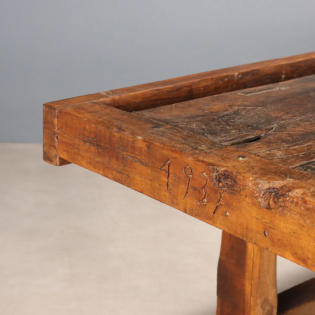 Carpenter's workbench in chestnut, 19th century 7