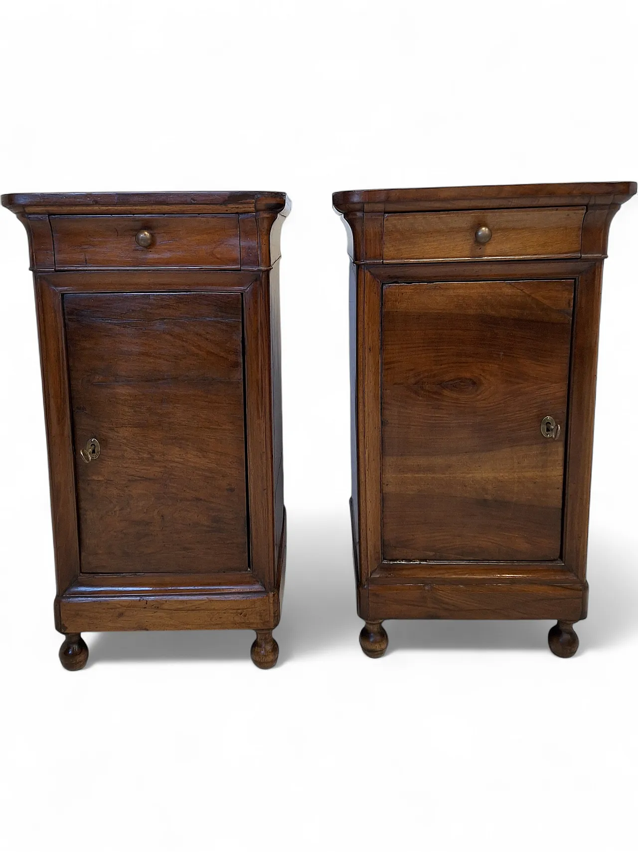 Coppia di comodini Cappuccini noce massello, stile Luigi Filippo, '800 32