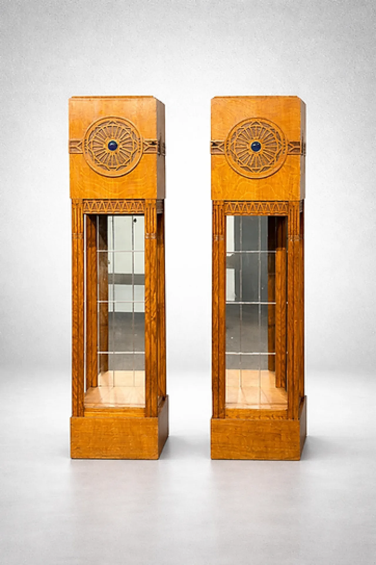 Pair of Liberty oak columns, early 20th century 2