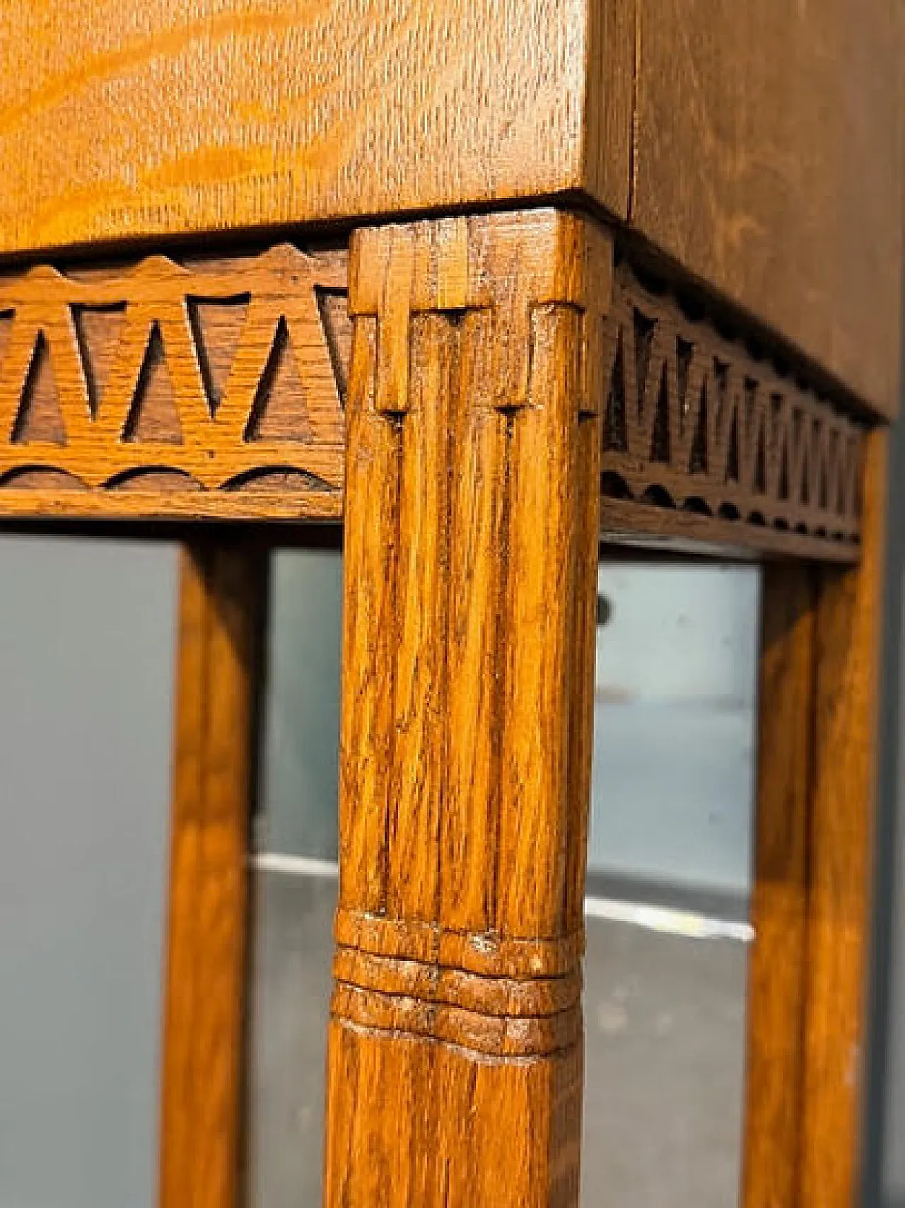 Pair of Liberty oak columns, early 20th century 5