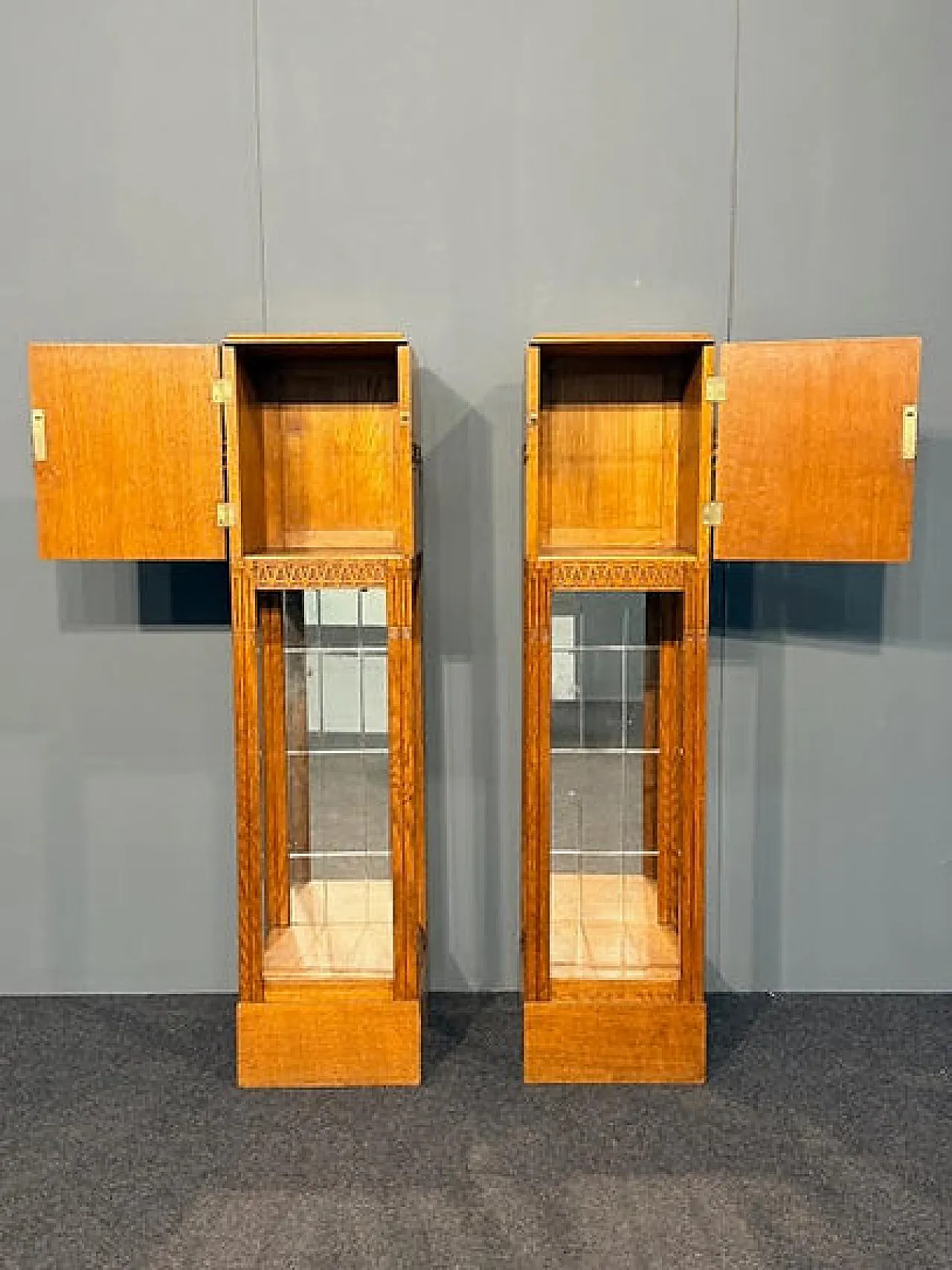 Pair of Liberty oak columns, early 20th century 10