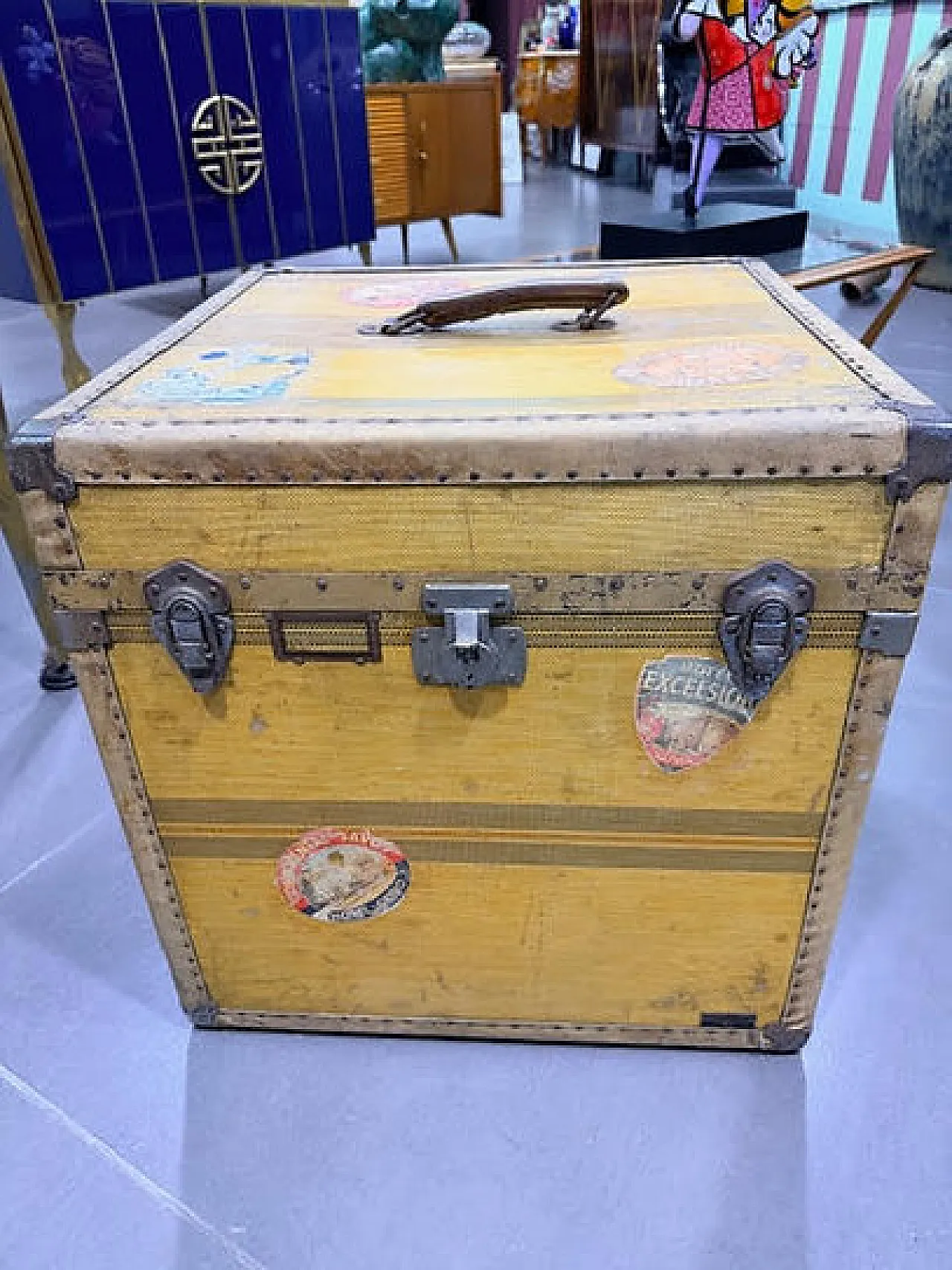 Pair of travel trunks, early 20th century 12