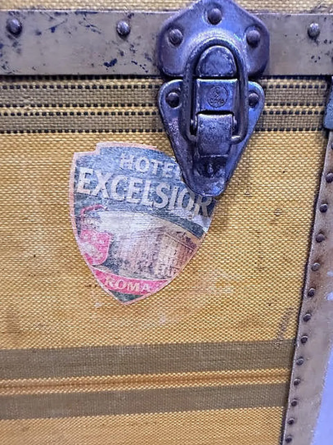 Pair of travel trunks, early 20th century 14