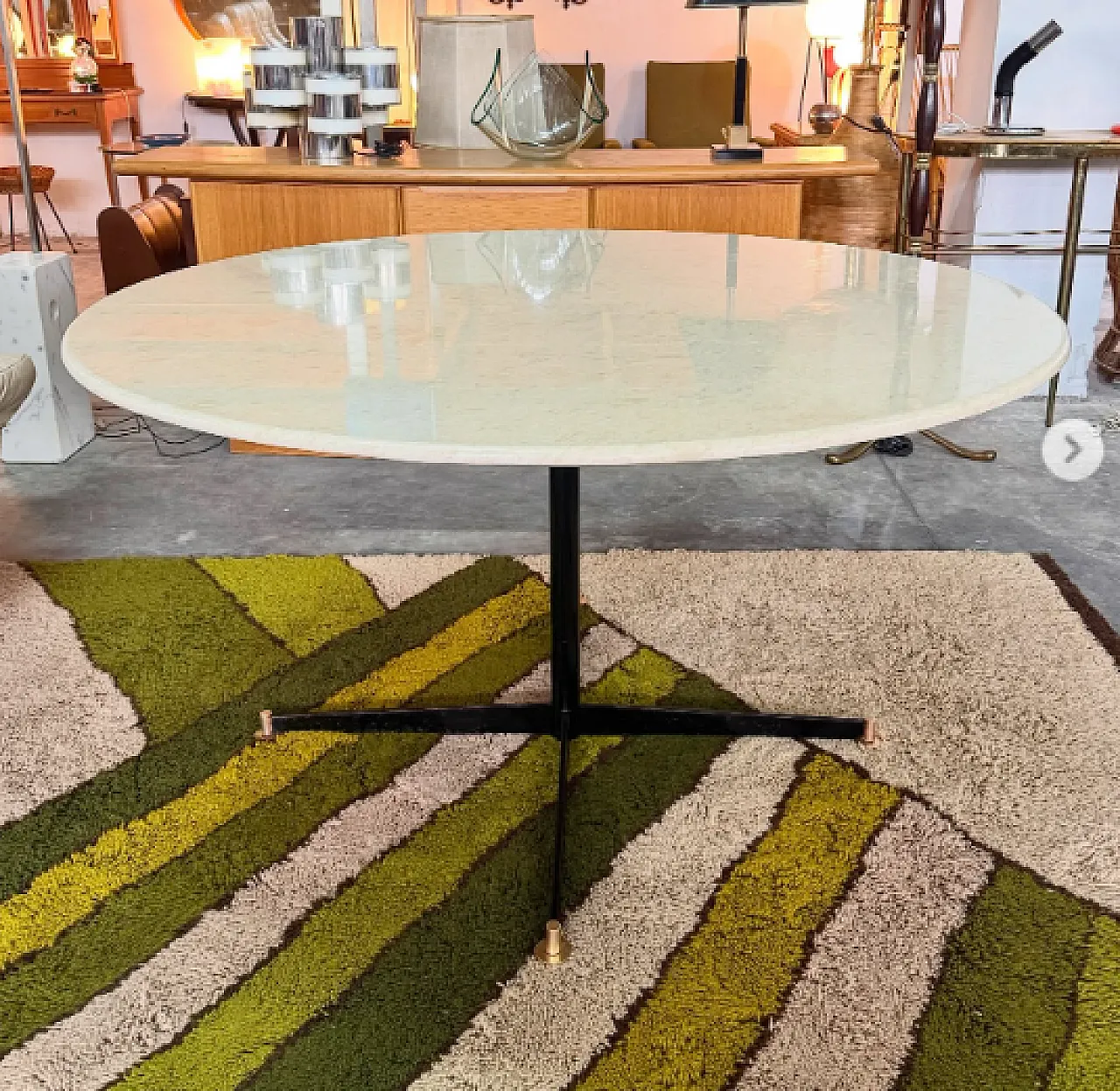 Dining table with round marble top, 1970s 1