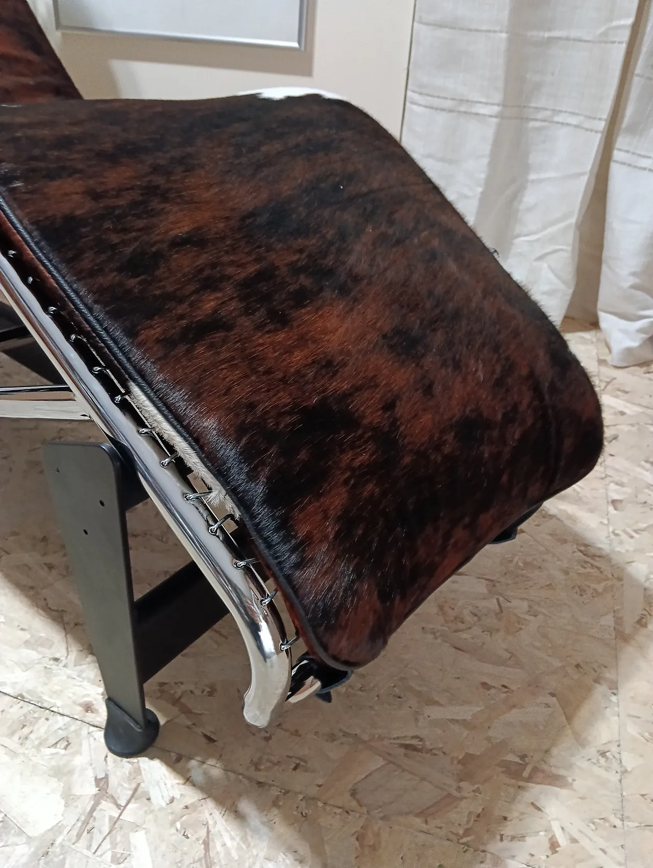Chaise Longue LC4 1401 in spotted fur by Mdf Italia, 200s 35
