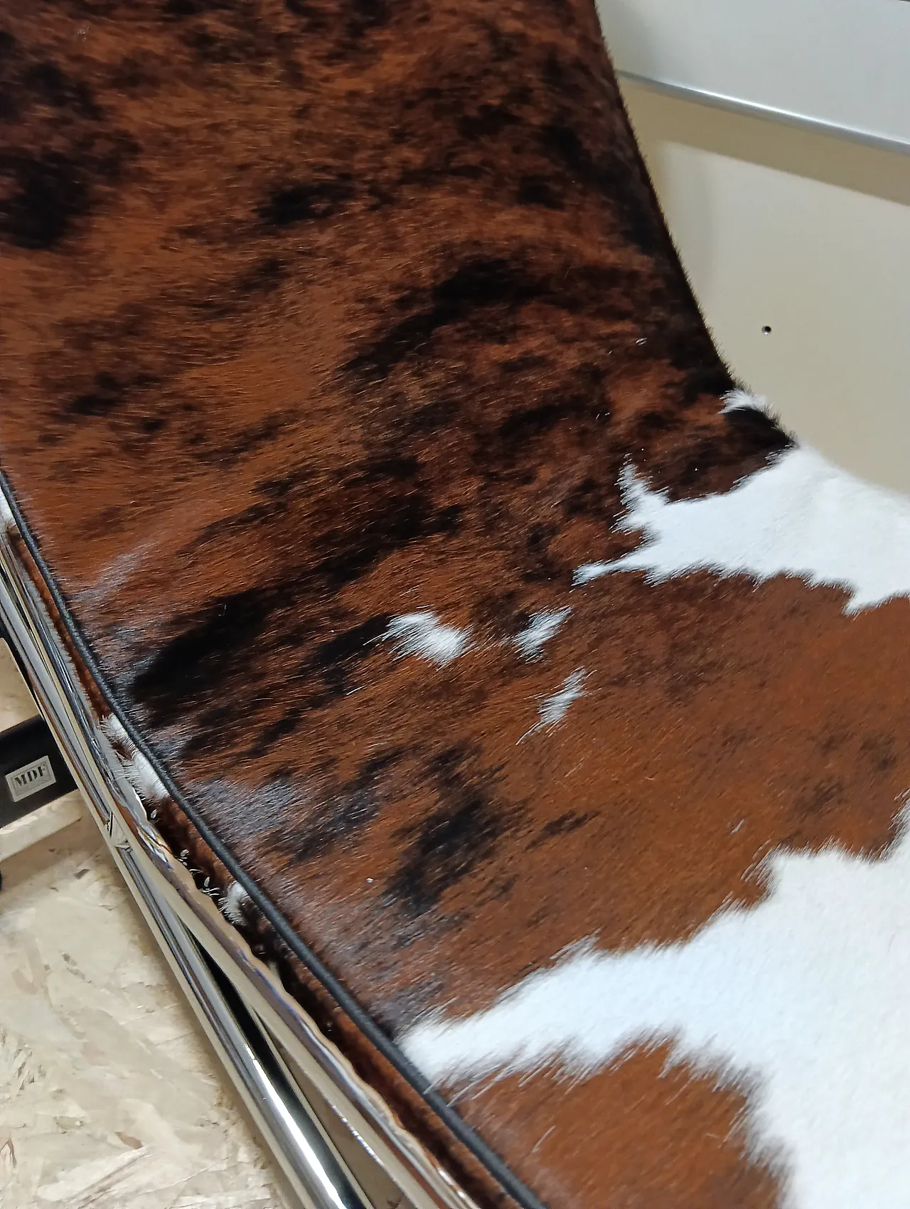 Chaise Longue LC4 1401 in spotted fur by Mdf Italia, 200s 40