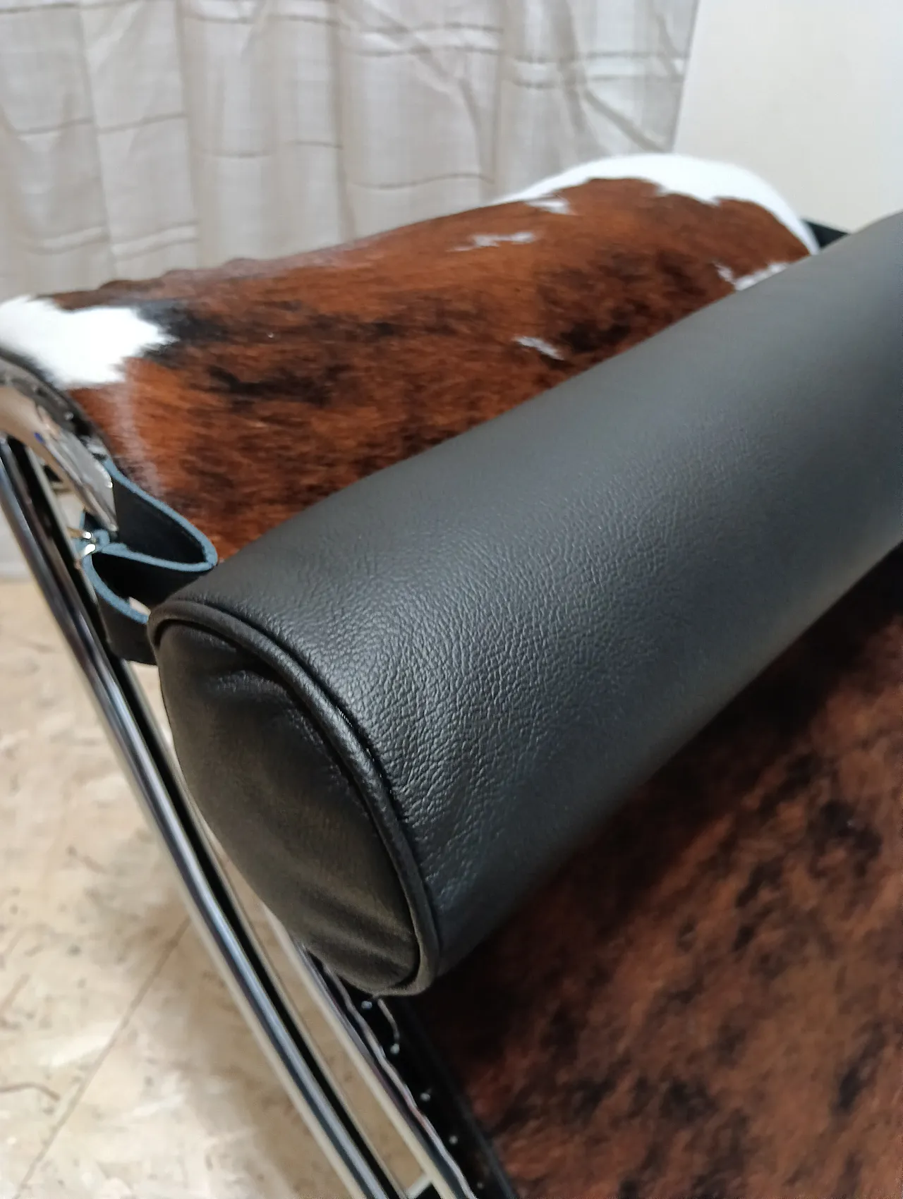 Chaise Longue LC4 1401 in spotted fur by Mdf Italia, 200s 46