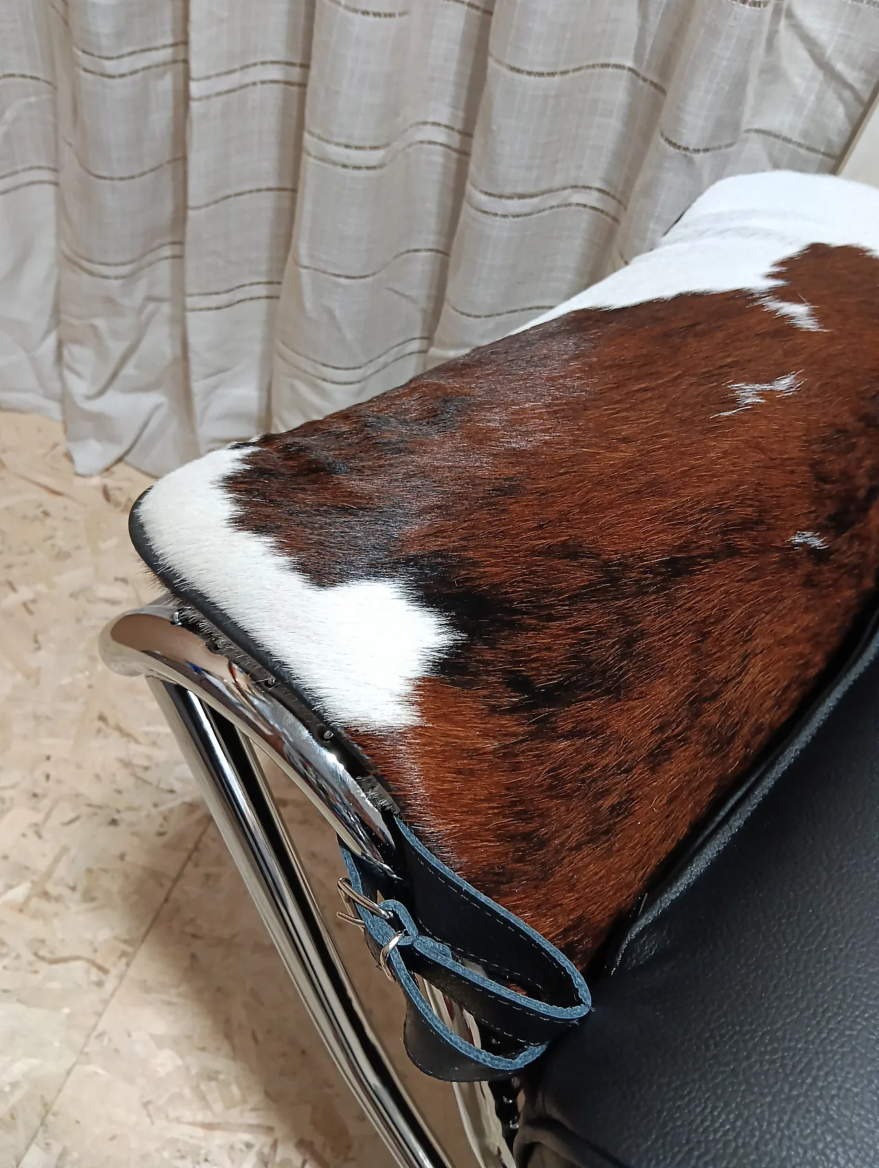Chaise Longue LC4 1401 in spotted fur by Mdf Italia, 200s 59