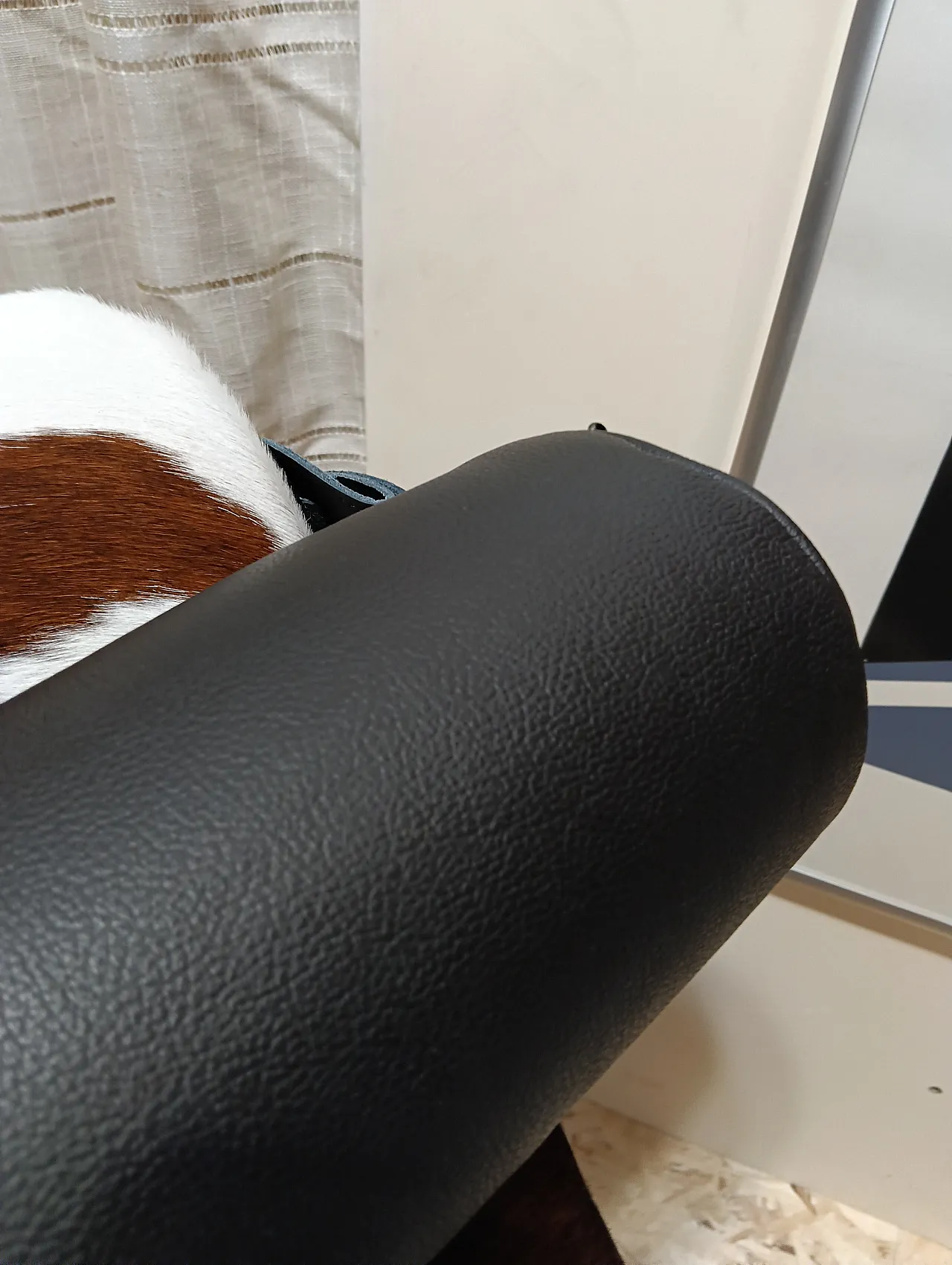 Chaise Longue LC4 1401 in spotted fur by Mdf Italia, 200s 61