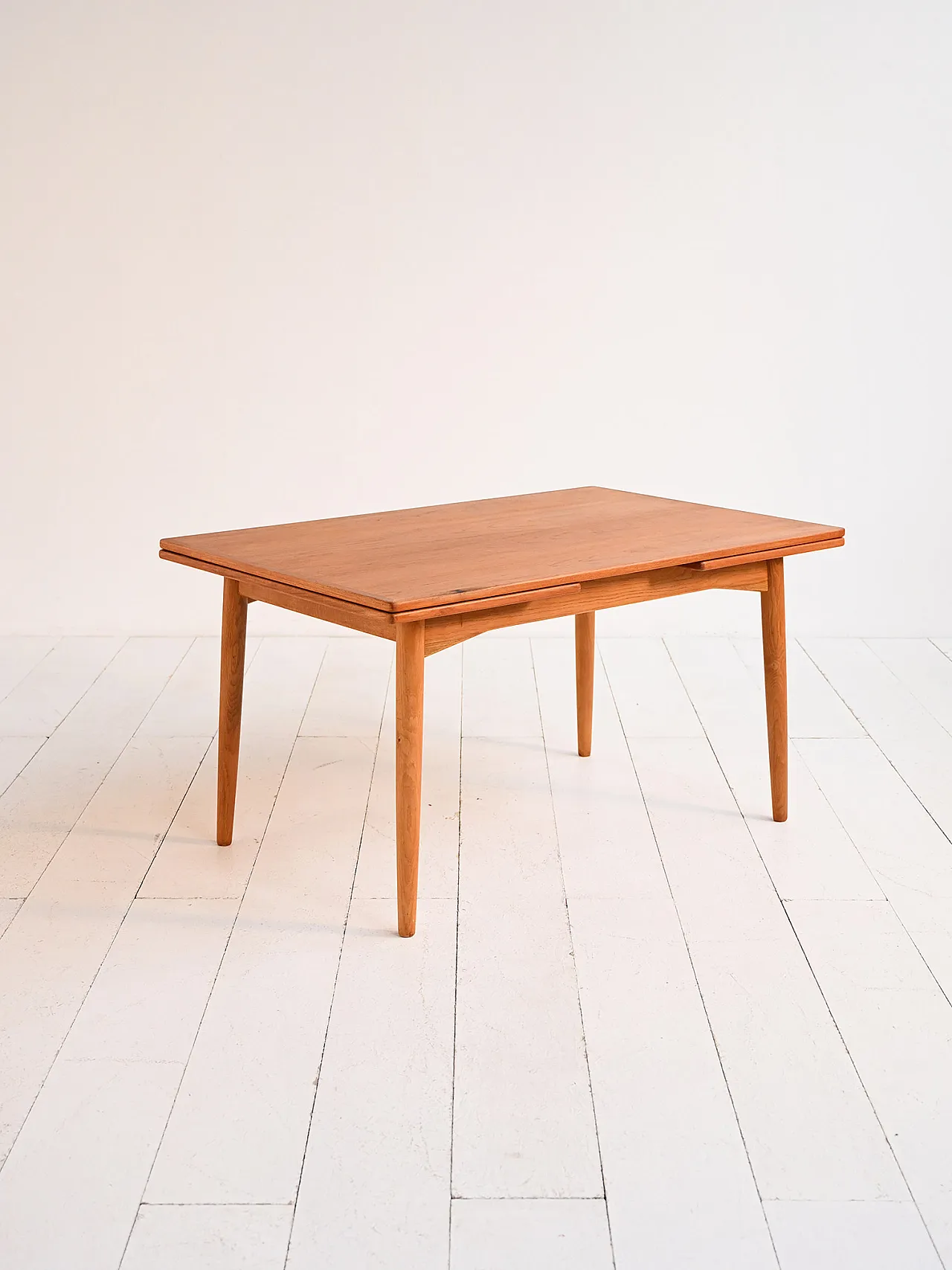Extendable dining table in teak and oak, Danish design from the 1960s 6
