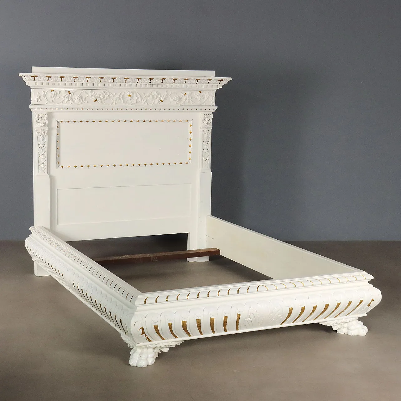 Neo-Renaissance style bed, 20th century 1