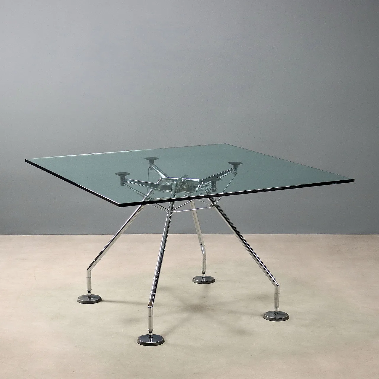 Nomos table by Norman Foster for Tecno, 20th century 1