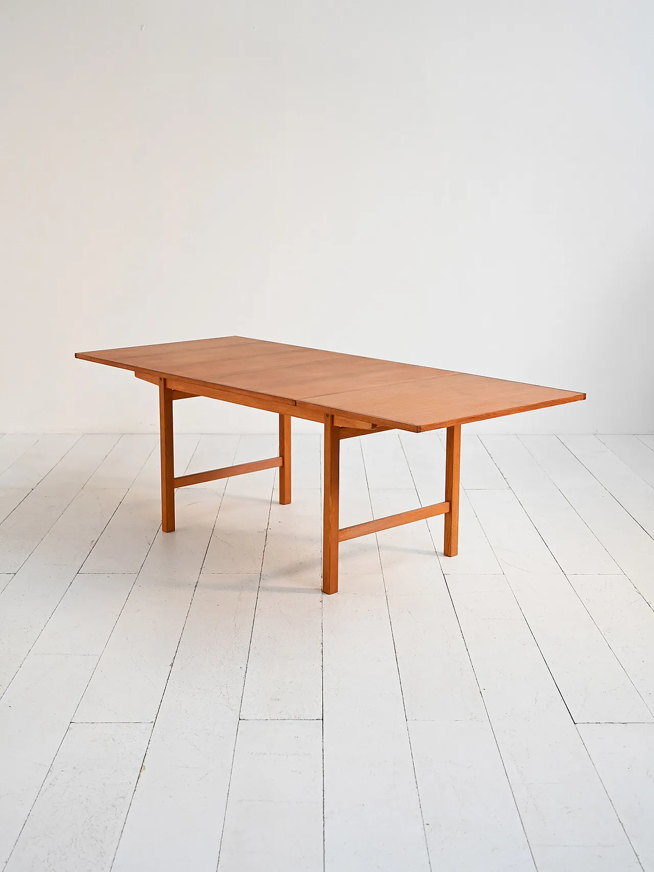 Scandinavian extendable table in teak and oak from the 1960s 3