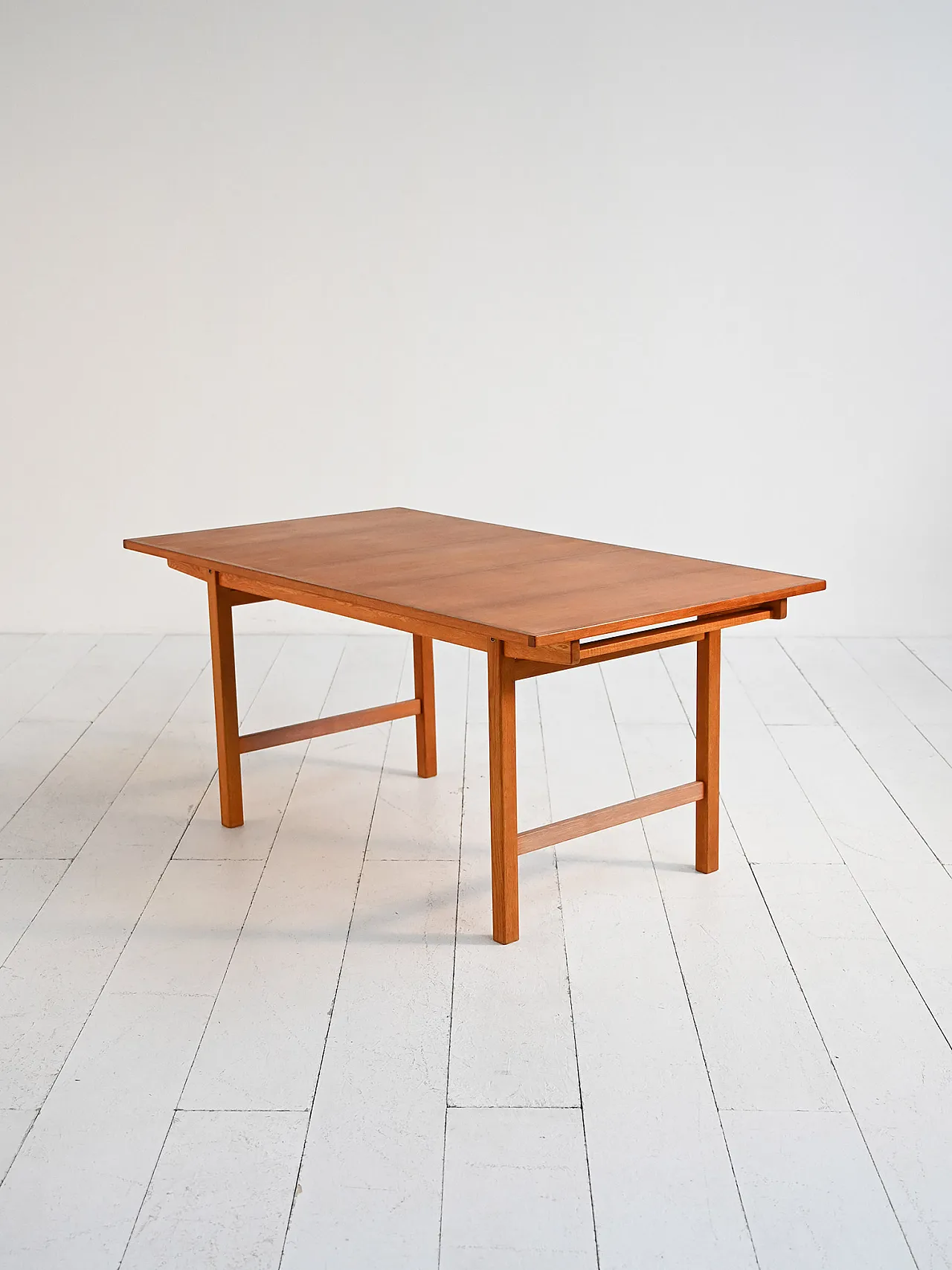 Scandinavian extendable table in teak and oak from the 1960s 5