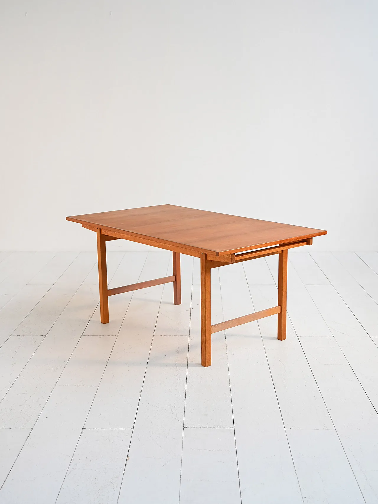 Scandinavian extendable table in teak and oak from the 1960s 6