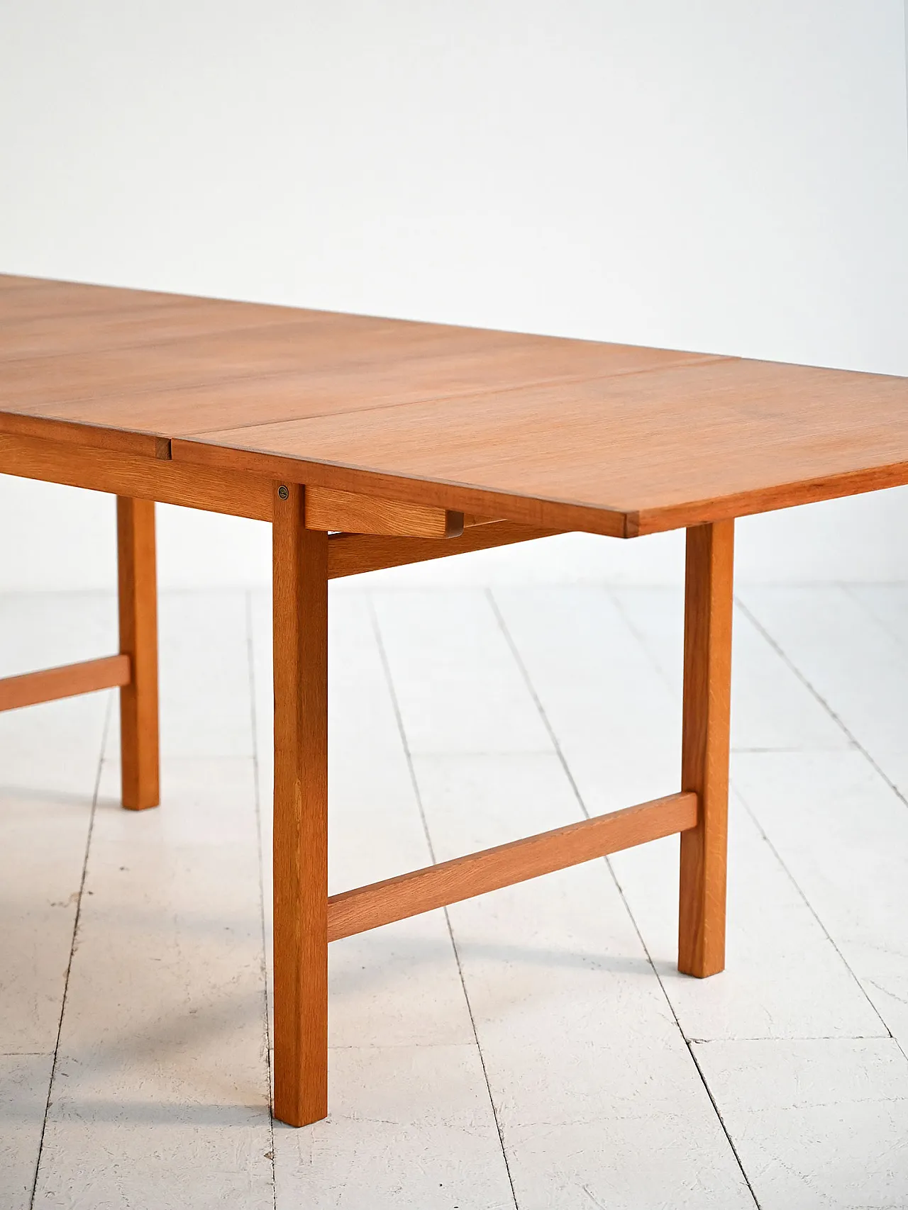 Scandinavian extendable table in teak and oak from the 1960s 10