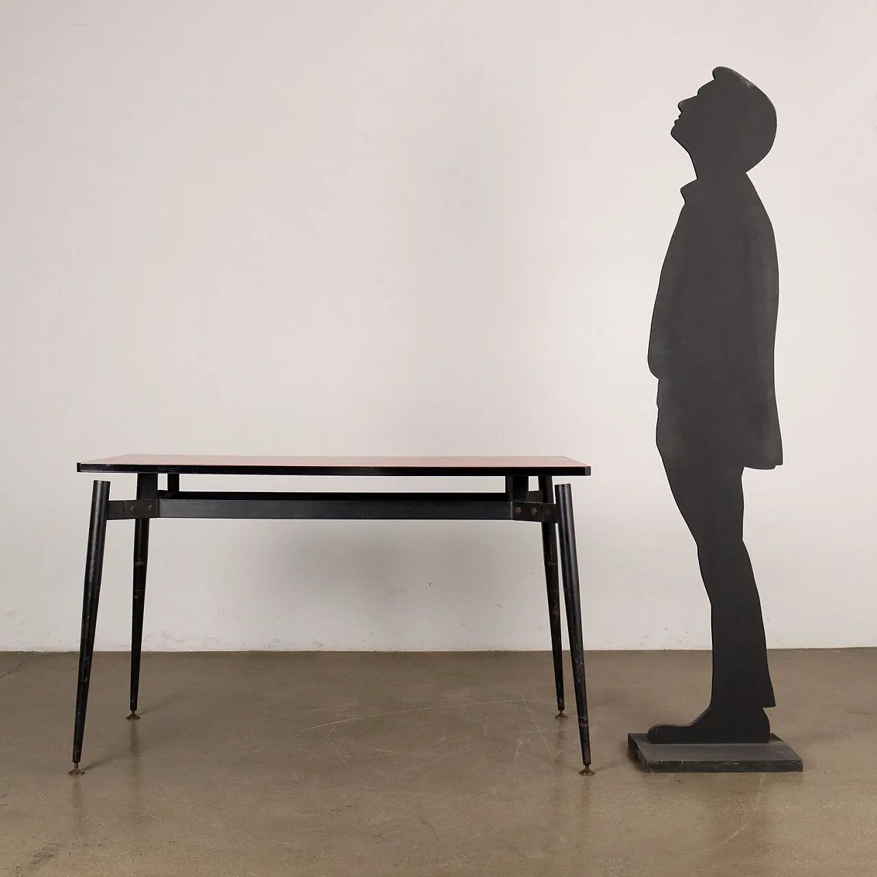 Table in enamelled metal and red formica top, 1950s 2