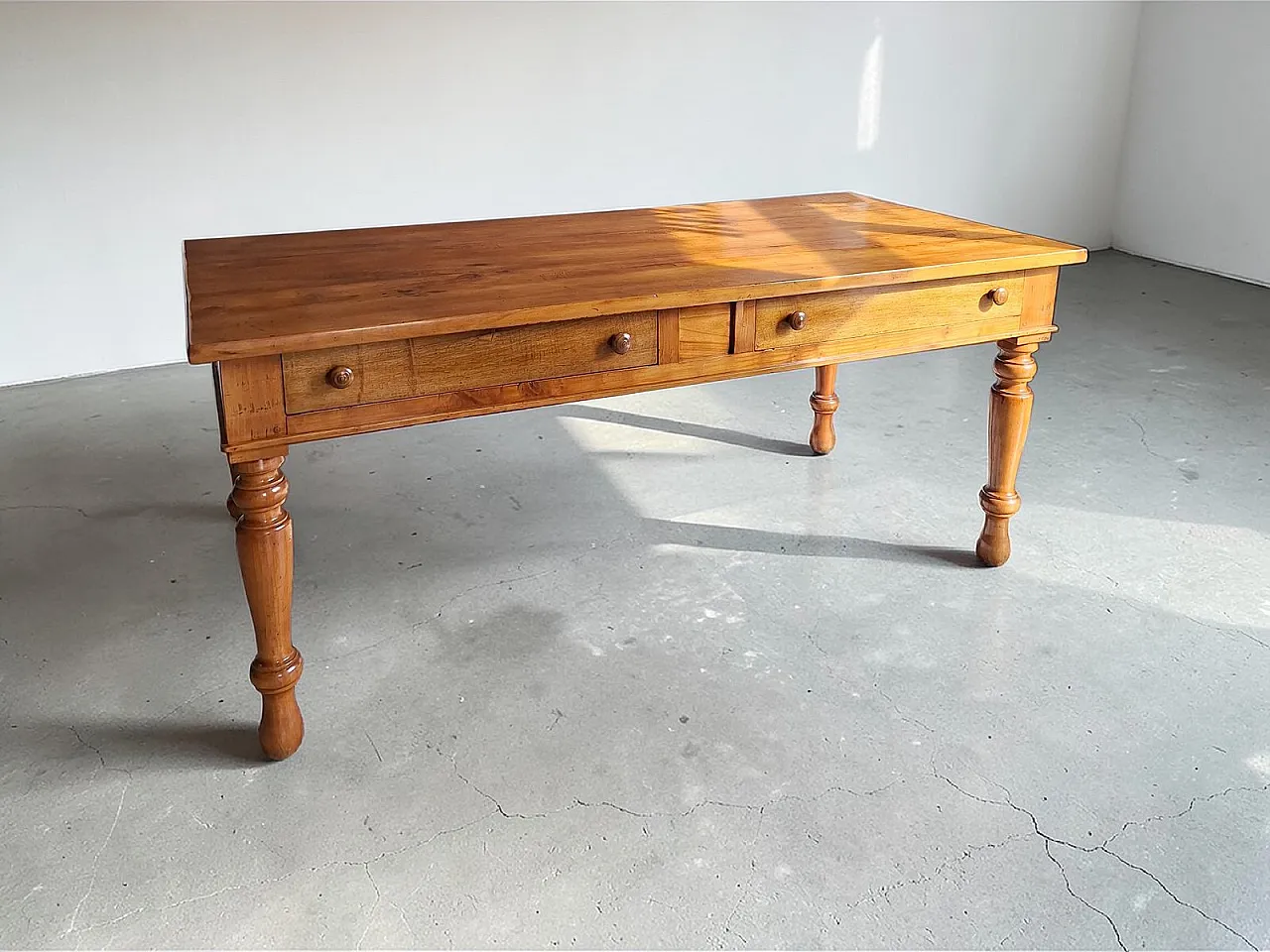 Tavolo da pranzo in ciliegio con cassetti, fine '800 1