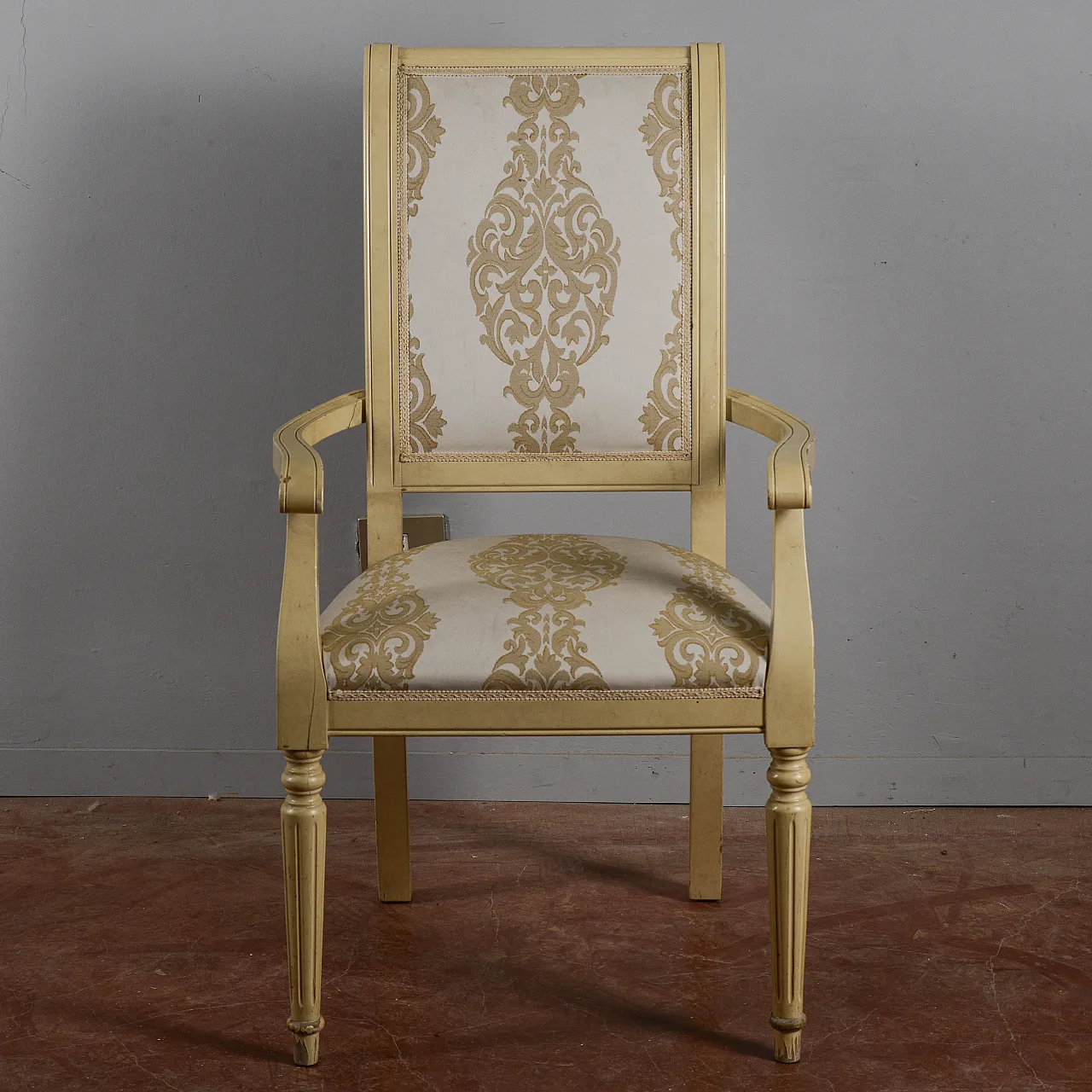 Poltrona classica verniciata con tessuto damascato, '800 1